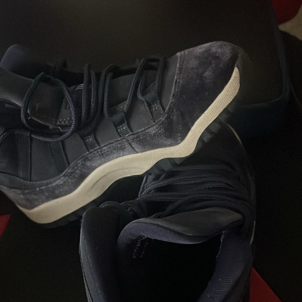 Jordan 11 - Picture 3 of 4